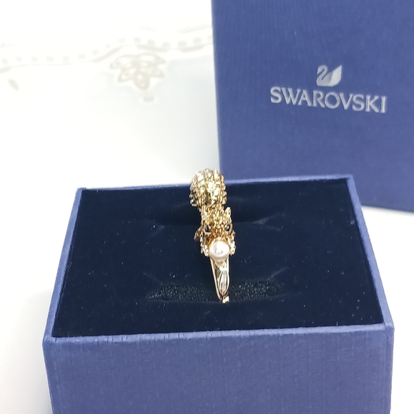 Swarovski Double Ring March Squirrel Motif Ring